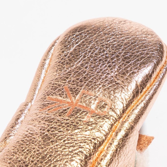 BNIB! FRESHLY PICKED Rose Gold Bow Pink Shearling - Picture 4 of 8